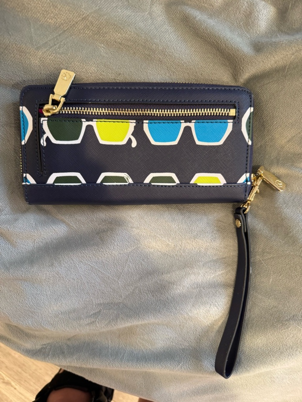 Trina Turk wallet—Navy Sunglasses Print Zip Wristlet - Blue, Lime, Green